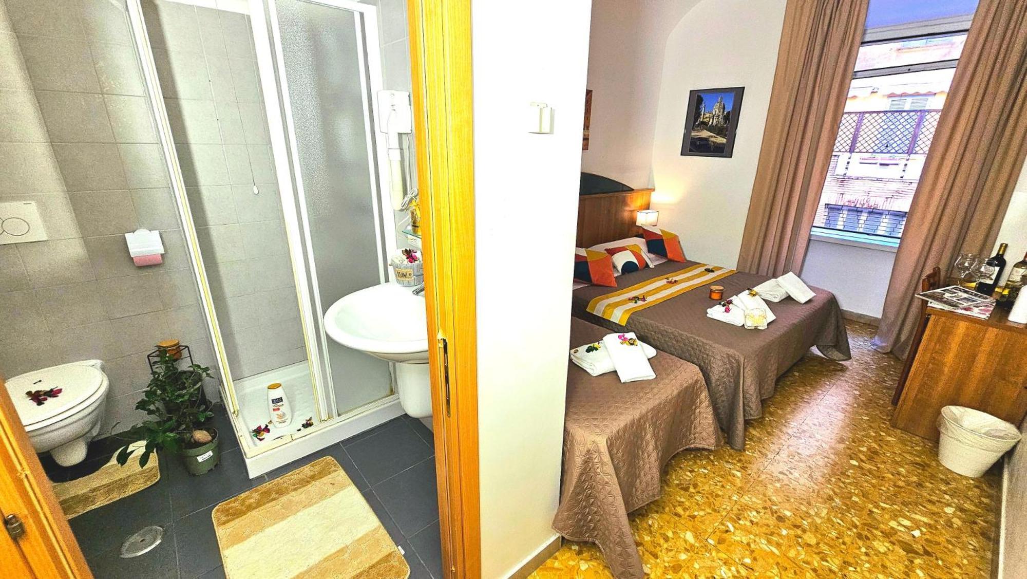 Bed and Breakfast A Casa Simpatia Roma - Free Parking If You Book 4 Nights Экстерьер фото