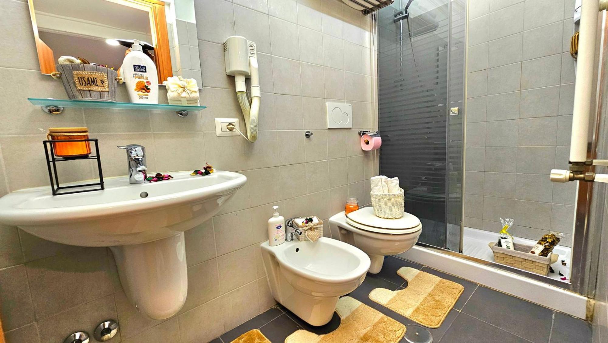 Bed and Breakfast A Casa Simpatia Roma - Free Parking If You Book 4 Nights Экстерьер фото