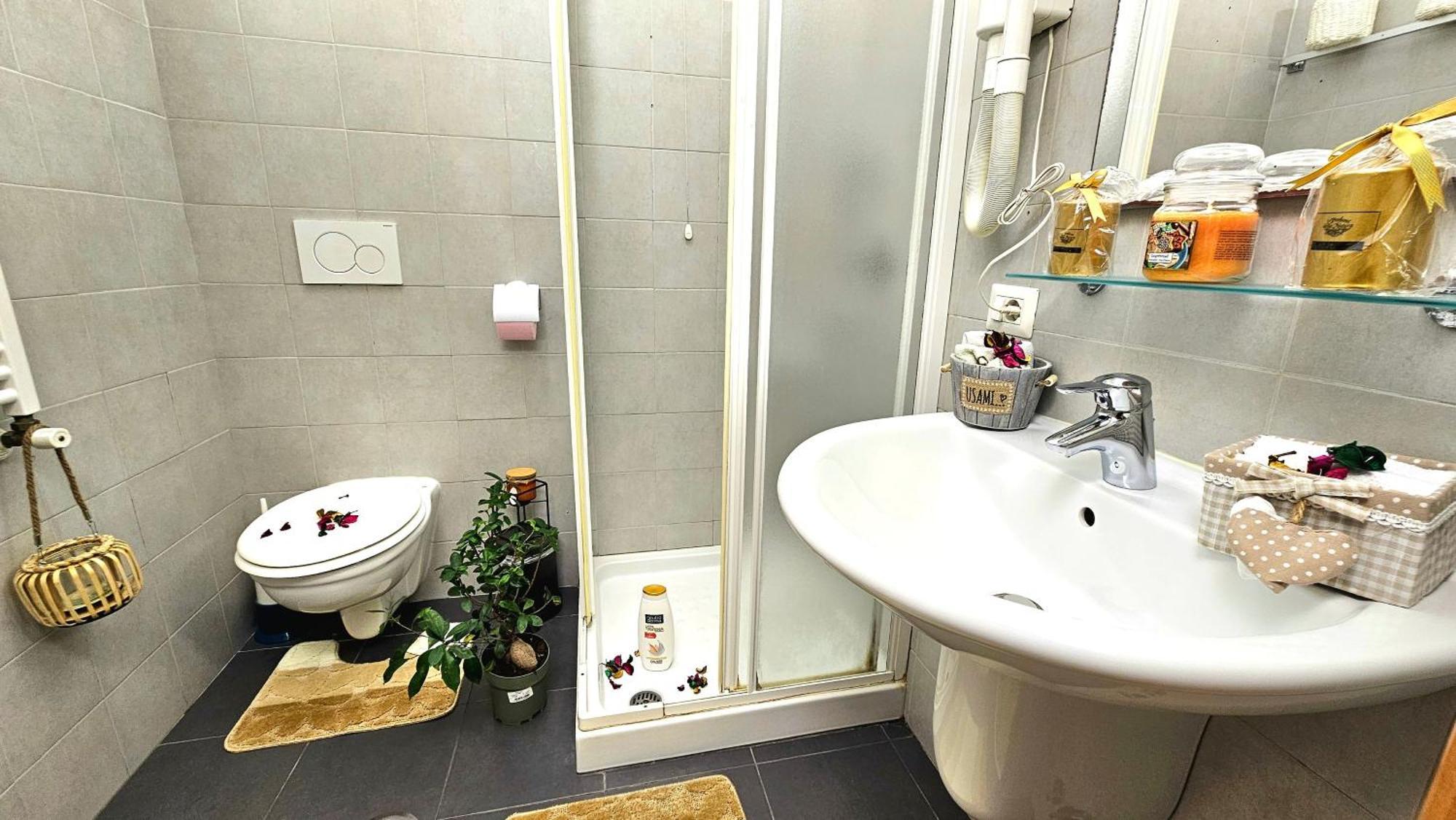 Bed and Breakfast A Casa Simpatia Roma - Free Parking If You Book 4 Nights Экстерьер фото